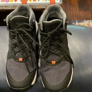 Women’s Keen Explore Venue mid lace up all terrain boots size 10